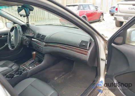 2004 BMW 325Xi Xi из США, поврежденный, VIN WBAEU334X4PR11053